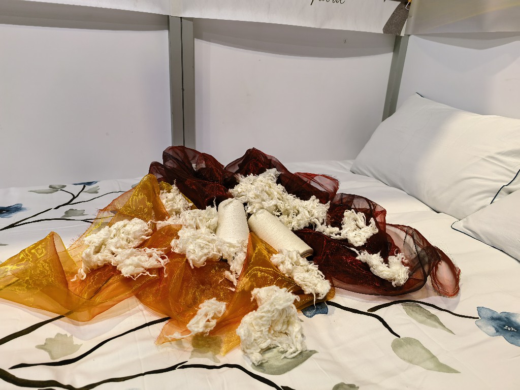 山东芦氏特种面料科技有限公司参加在上海举办的2025中国国际家用纺织品及辅料（秋冬）博览会